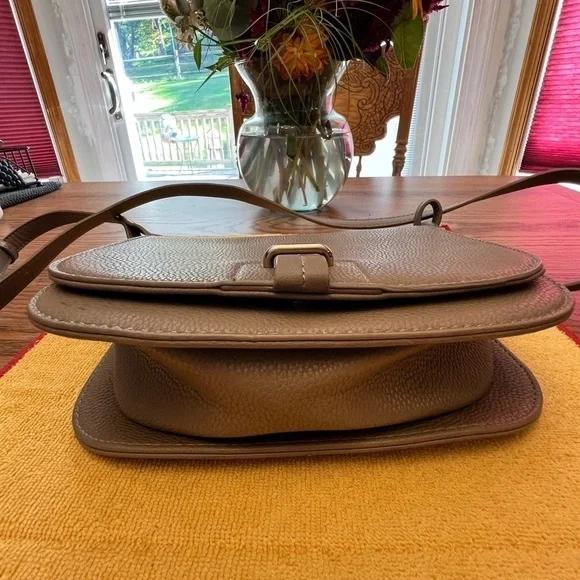 Nico & Olive Crossbody Bag - Picture 4 of 9